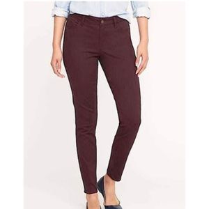 Old navy rockstar mid rise Burgundy/winesize 8 reg
